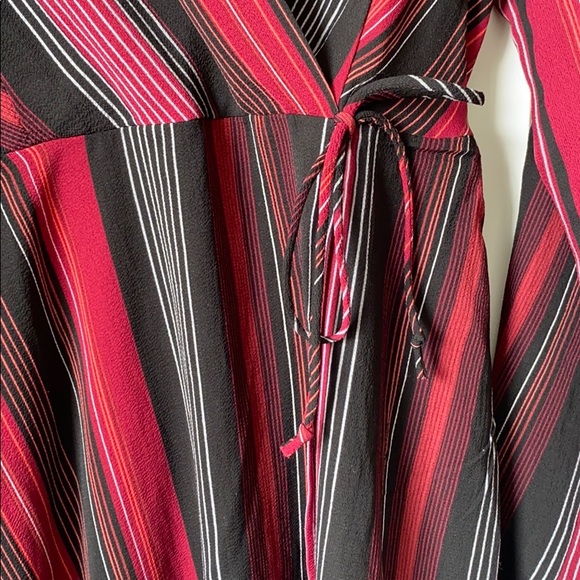 Stripped Midi Dress - Picture 3 of 4